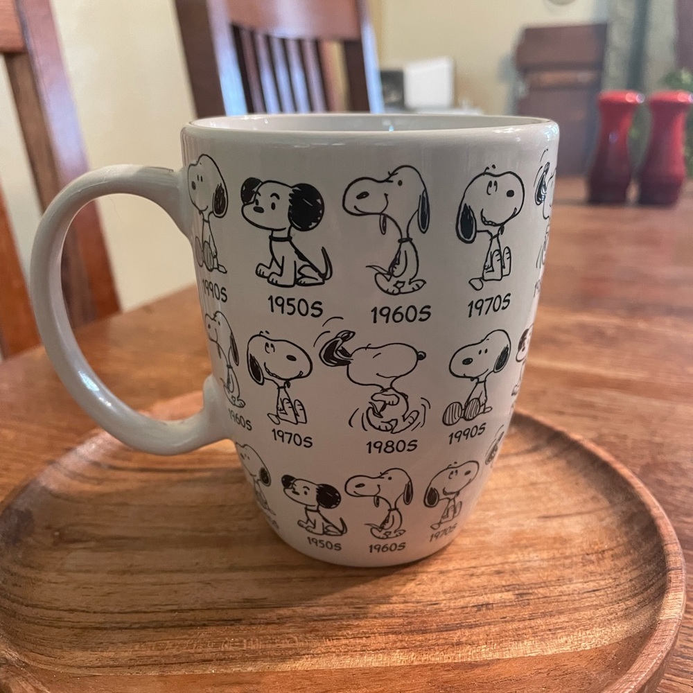 Department 56 Snoopy Peanuts “Through the Decades” Ceramic mug